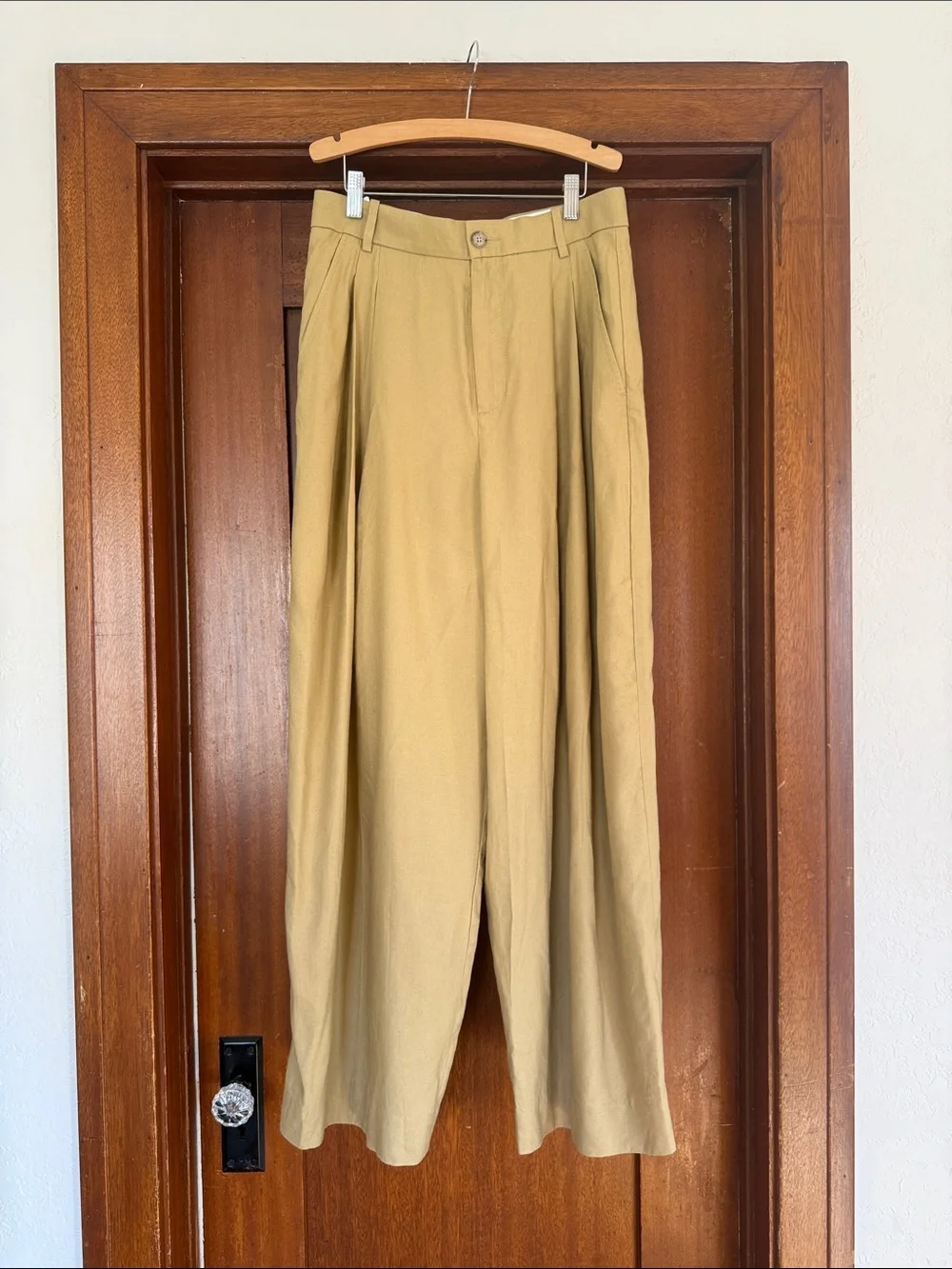 NWT Banana Republic Wide-Leg Pleated Trousers in Khaki Size 4